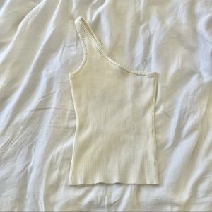 Cream one shoulder tank 🤍